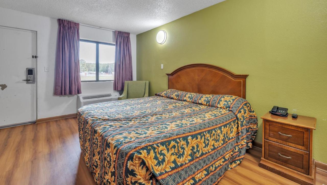 Studios And Suites 4 Less Emporia Buitenkant foto